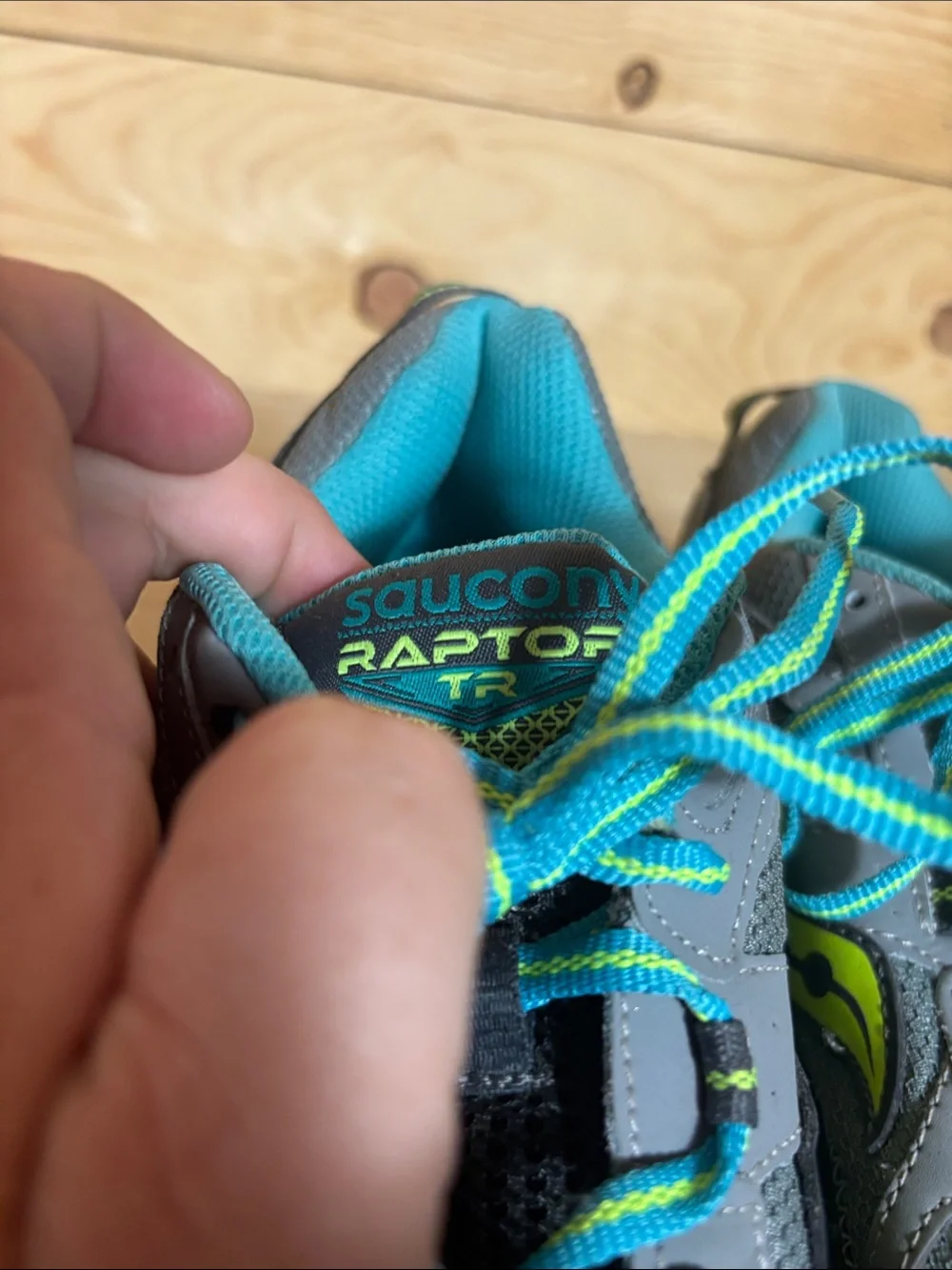 Saucony Raptor TR Trail Running sneakers size 9